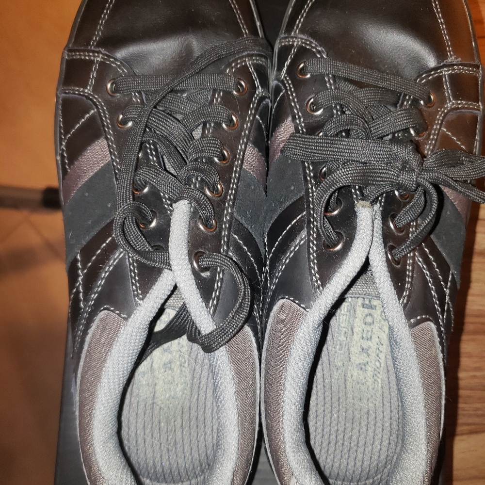 Skechers 9.5